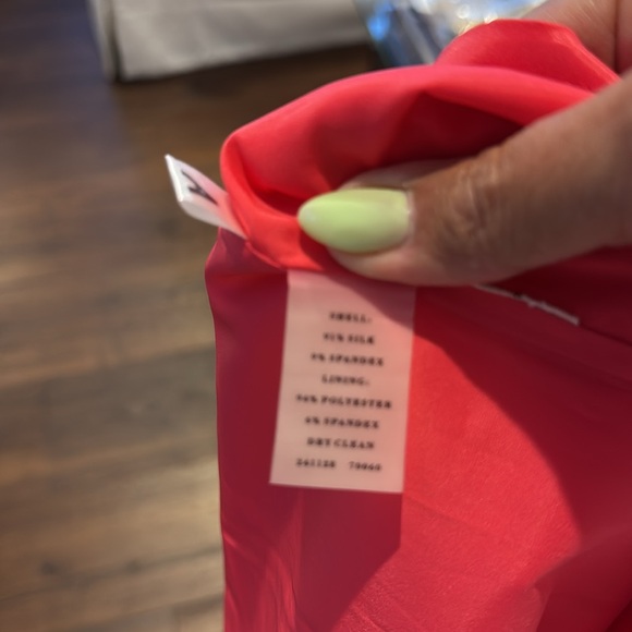 Ann Taylor lined Silk/Spandex Dress perfect for a Cocktail Event or Work day. - Picture 10 of 10